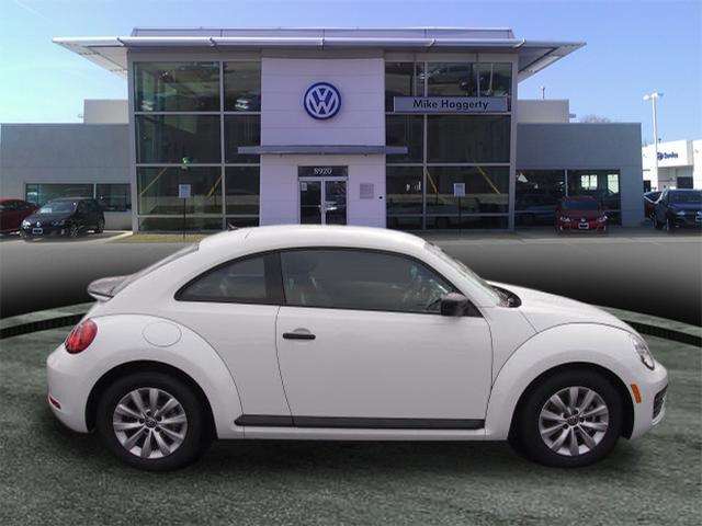 Volkswagen Beetle 2017 photo 1